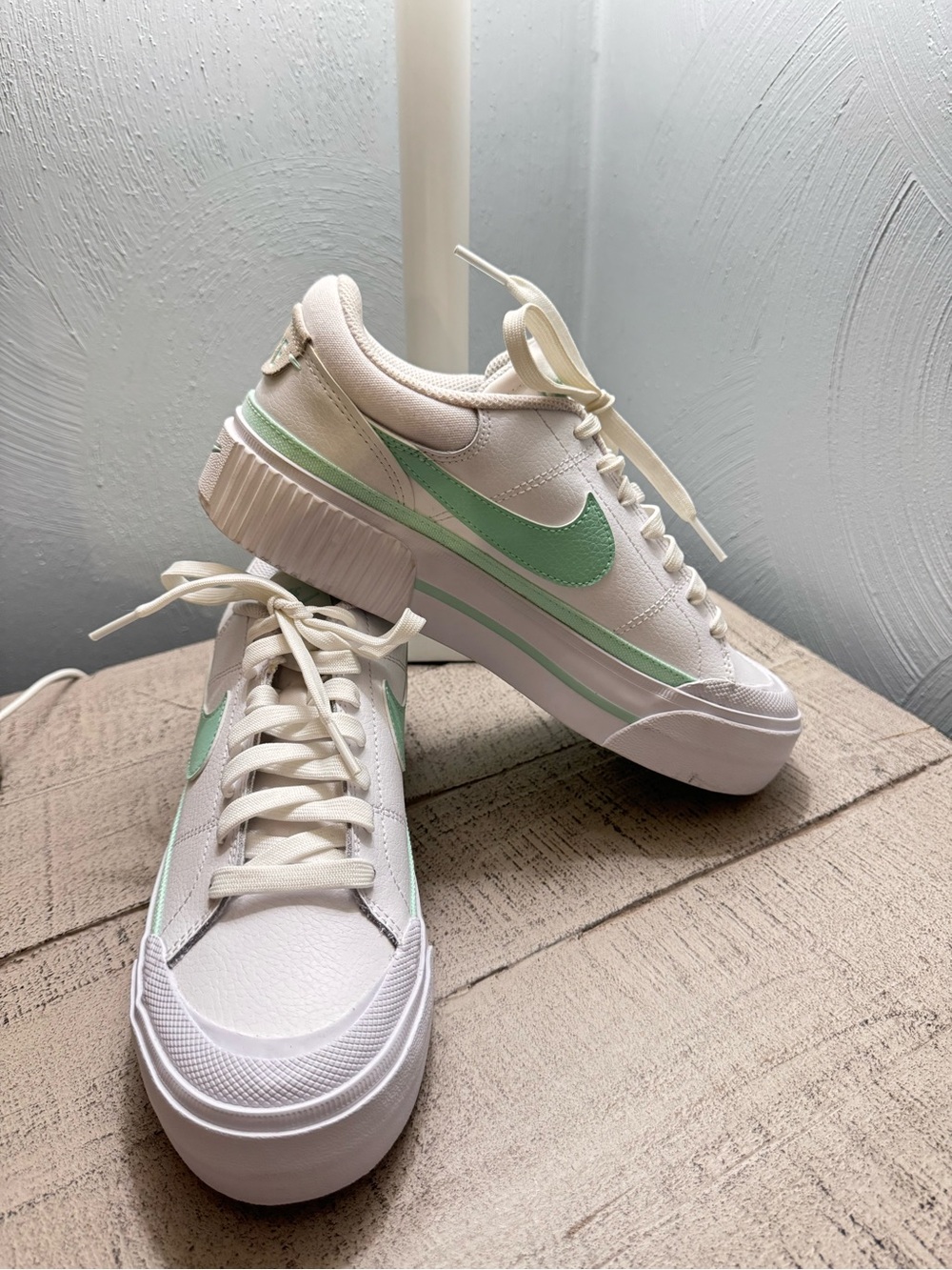 Nike Women's Court Legacy Lift Platform Shoes White/Barely Green/Mint Size 7